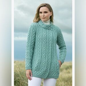 Aran Ireland 100% Merino Wool  Chunky Fisherman Cableknit Cardigan Blue Small